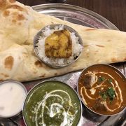 インドとタイ料理を提供するメニュー豊富なアジアンダイニング