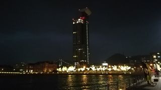 イルミネーションの時期がおすすめ