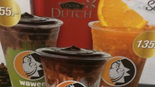 ワーウィー カフェ