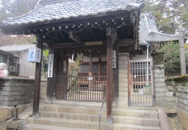 要害山の南東側にひっそりと佇むお寺です