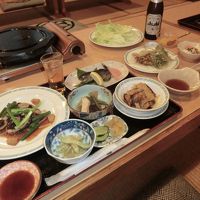 基本の夕食。鹿肉のジビエが名物です。