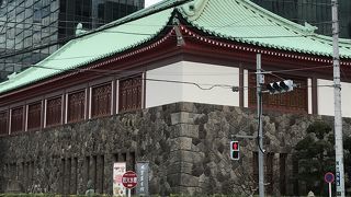 オークラホテルの敷地内