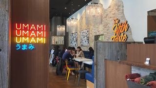 テイクアウトの箱が大きい