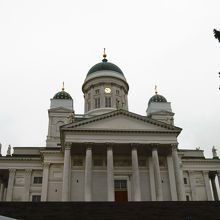 白亜のヘルシンキ大聖堂