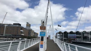 開閉式の可動橋