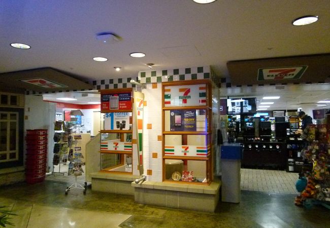 セブンイレブン (バンクーバ国際空港店)