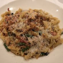 ロブスターのパスタ　塩辛く生姜が効き過ぎ