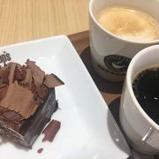 濃厚で美味しいチョコレートケーキ