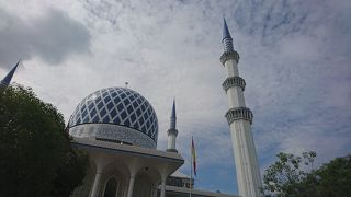 無料ですがガイドさんが日本語で説明してくれます