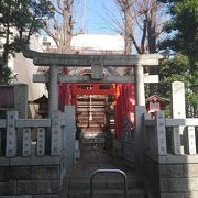 こじんまりとした神社