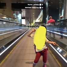 とてもきれいなピカピカの空港