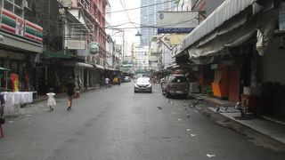 ナラヤの支店があります