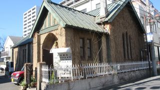 ツタの絡まる礼拝堂です