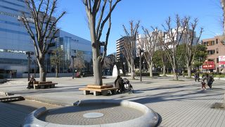 日当たりよい大人の公園です