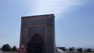 空のかなたに恋をしたウルグベクに、恋をして