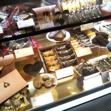 アンリシャルパンティエ 東京大丸店