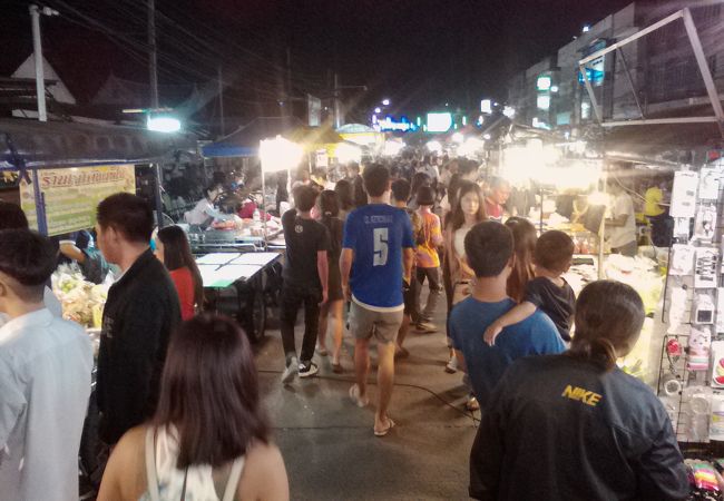スリンはナイトマーケットが超充実