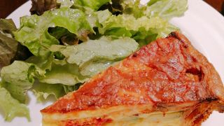 海老アボカドキッシュがふわふわで絶品♡