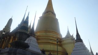 黄金の仏塔