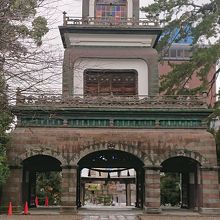 尾山神社　正面門