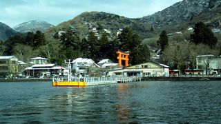 箱根神社参拝には便利な港です。
