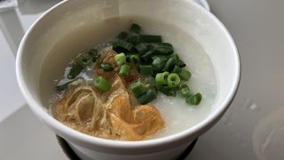 具がギッシリの五目粥