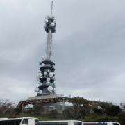 静岡地区の電波送信所、この建物周囲は360度見渡せる展望台になっている