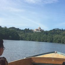 マングローブクルーズ船から見た王宮