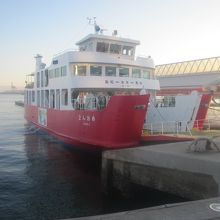 男木島・女木島に向かうフェリーの一例