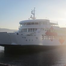 直島に向かうフェリーの一例
