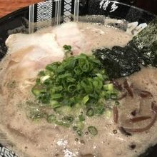 とんこつラーメン