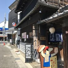 右下の看板が目印ですが・・気にしていないと通りすぎちゃうかも