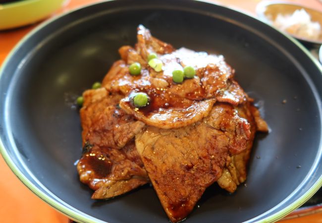 高いほうの豚丼は美味しかった！