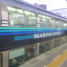 富裕層の方向けの車両が連結されていることもあります