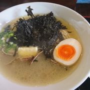 特製塩ラーメンと辛味噌ホルモンラーメン