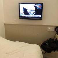 テレビもテーブルもありました。