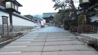 どこからが善光寺の石畳？