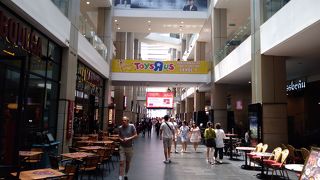 フロアーが広く本気で廻ると1日かかる