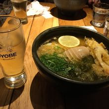 ハイボールと共に美味しくうどんを。