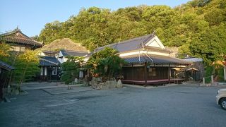 少しわかりづらいところにあります。