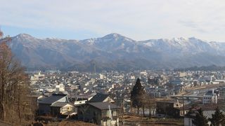 小出駅から徒歩５～１０分　小出市街や山々の風景がいいです