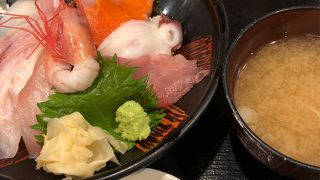 みづき屋で海鮮丼！