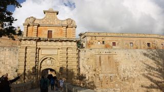 ハチミツ色の町の入口