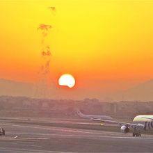 朝のテヘラン、メフラーバード空港