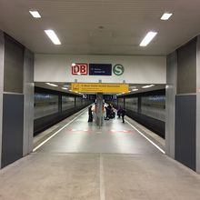 デュッセルドルフ空港ターミナル駅