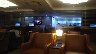 夕方利用で空いていた。ラウンジ使えると助かります