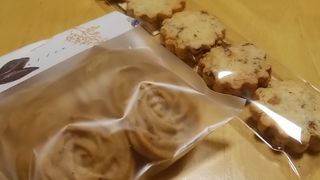 焼き菓子 『日はうたう』