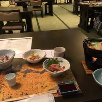 夕食の様子。もう少し量が欲しかったかも。