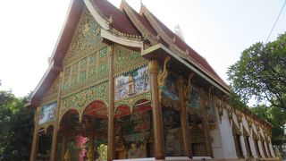 大きな本堂があります