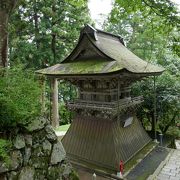 山あいにある風光明媚なお寺